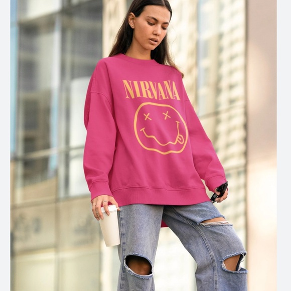 NIRVANA light Pink Sweatshirt with Colorful Graphic Design in size XL - Picture 2 of 7